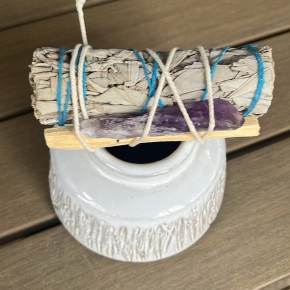 Sage Bundle with Amethyst and Palo Santo - Picture 1 of 3